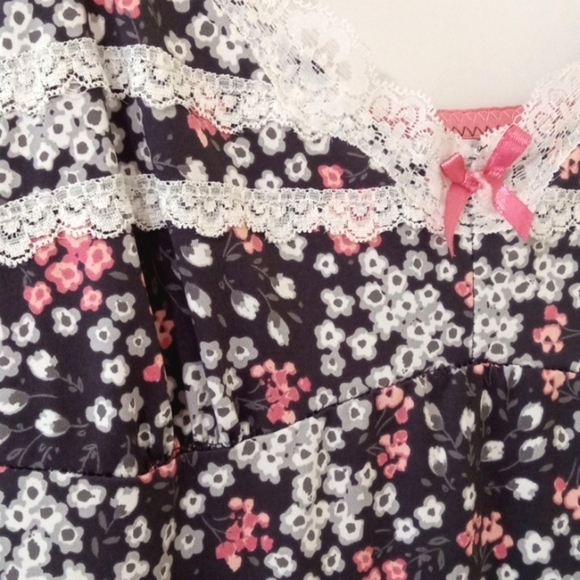 MARILYN MONROE PINK BLACK WHITE WHIMSICAL FLORAL LACE CHEMISE SIZE LARGE - Picture 4 of 7